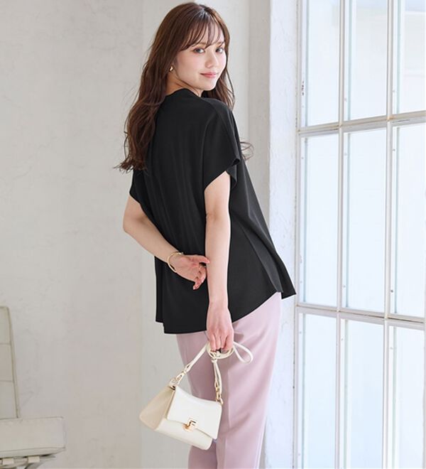 alotta（アロッタ）の「【４つの機能付】ひんやりスキッパーＴシャツブラウス（ブラウス）」｜詳細画像