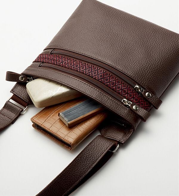 「印伝使いの姫路レザーショルダー（メンズショルダーバッグ）」｜詳細画像