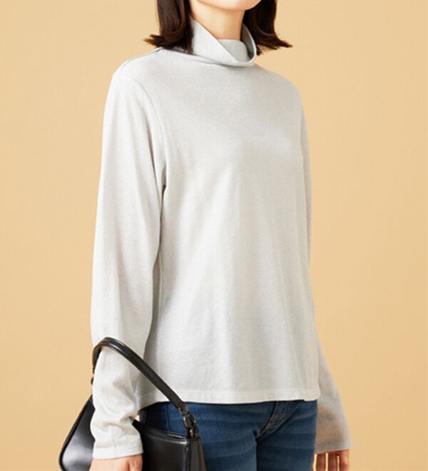 BELLUNA（ベルーナ）の「ラメ調ハイネックプルオーバー（カットソー）」｜アイボリー