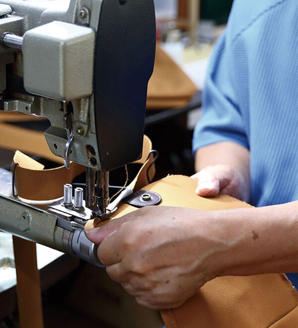 「＜富士金梅（Ｒ）＞８号帆布使用Ａ４対応ショルダー（メンズショルダーバッグ）」｜詳細画像