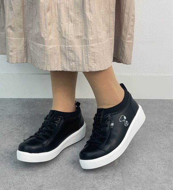 BELLUNA（ベルーナ）の「＜ピーナッツ＞履き口ゴムスニーカー（スニーカー）」｜詳細画像