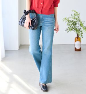 BELLUNA（ベルーナ）の「細見せ！セミフレアーデニムパンツ（フルレングスパンツ）」｜詳細画像