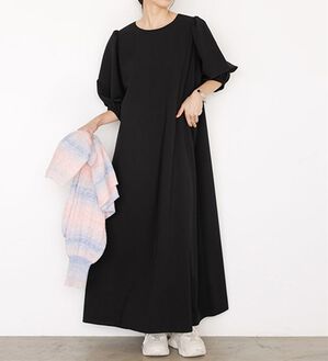 GeeRA（ジーラ）の「ふんわり素材アームスリットフレアーワンピ―ス（その他ワンピース）」｜ブラック