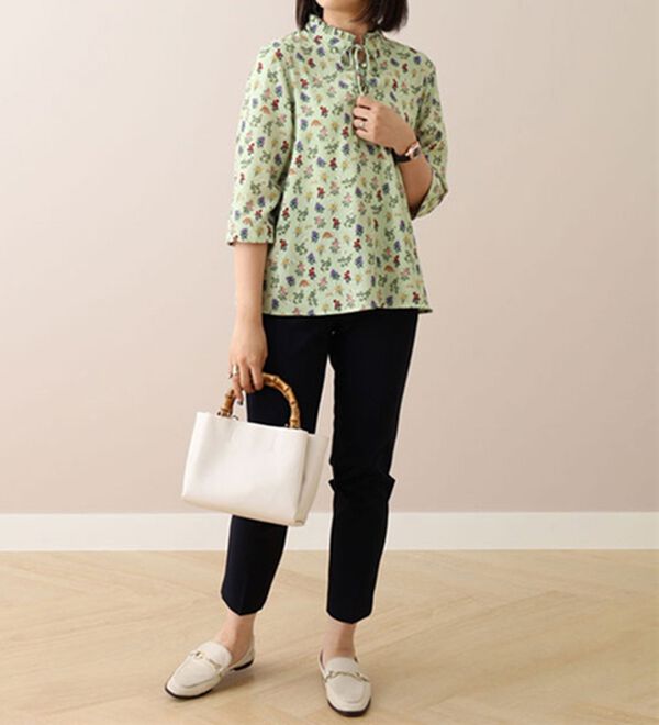 BELLUNA（ベルーナ）の「フリル衿プリントブラウス（ブラウス）」｜詳細画像