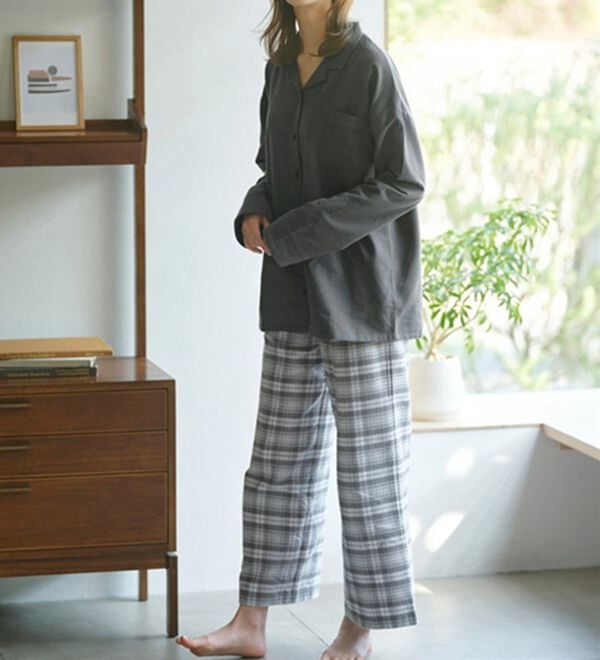 YU'NOW（ユナウ）の「【上下２点セット】コットンネルシャツパジャマセット（パジャマ・ルームウェア）」｜詳細画像