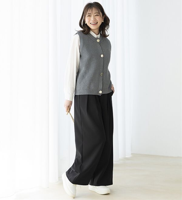 BELLUNA（ベルーナ）の「金ボタン使いニットベスト（ベスト）」｜詳細画像