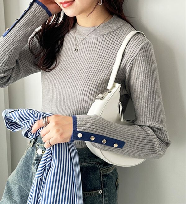 GeeRA（ジーラ）の「袖口ボタン配色ハイネックリブニット（ニット・セーター）」｜詳細画像