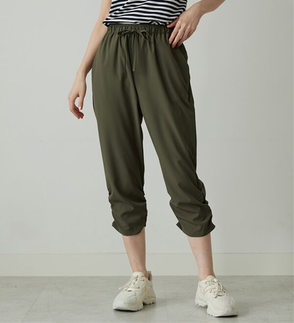 BELLUNA（ベルーナ）の「【接触冷感/UVカット/吸水速乾/軽量】ヒンヤリ＆速乾！裾くしゅクロップドパンツ（クロップドパンツ）」｜詳細画像