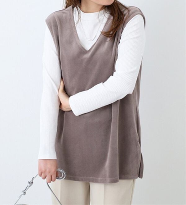 BELLUNA（ベルーナ）の「ベロア素材ベストアンサンブル（アンサンブル）」｜モカ