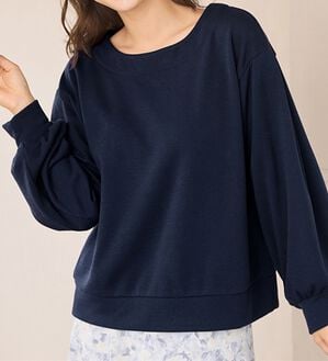 alotta（アロッタ）の「あったか裏ファー袖タックスウェット（カットソー）」｜ネイビー
