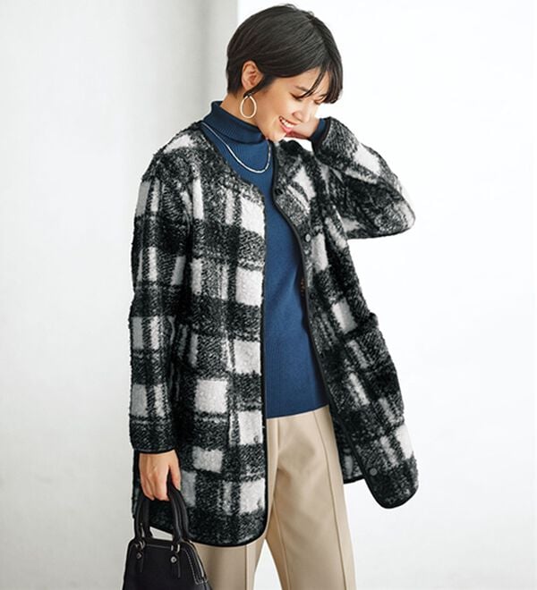 BELLUNA（ベルーナ）の「プードルボア素材ビッグチェック柄コート（ハーフコート）」｜モノトーン系チェック