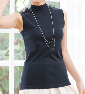 LAVIENNE（ラヴィエンヌ）の「【UVカット】綿１００％スリーブレスハイネックプルオーバー＜カラフルコットン＞（肌着・インナーウェア）」｜ブラック