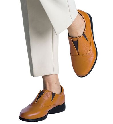 ルフラン（ルフラン）の「ラックウォーク　Ｖカット甲ゴムスリッポン（スリッポン）」