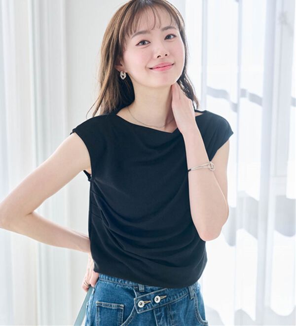 RANAN（ラナン）の「【ひんやり・ＵＶ】タックドレープフレンチスリーブカットソー（Tシャツ）」｜ブラック