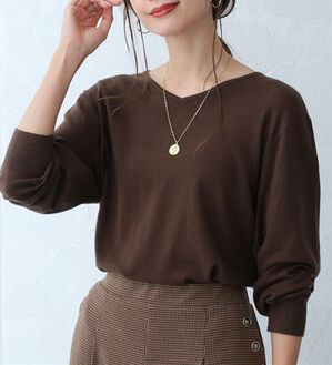 A HAPPY MARILYN（アハッピーマリリン）の「【Ｌ～８Ｌ】Ｒｉｎ フィット感軽減！Ｔシャツ感覚もっちりやわらかＶネックニット（ニット・セーター）」｜ダークブラウン