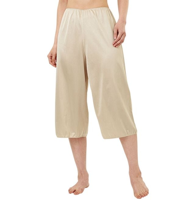 「裾ゴムで便利なペチパンひざ下丈（肌着・インナーウェア）」｜ベージュ