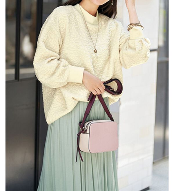 BELLUNA（ベルーナ）の「花柄ふくれジャカードスウェット（カットソー）」｜詳細画像