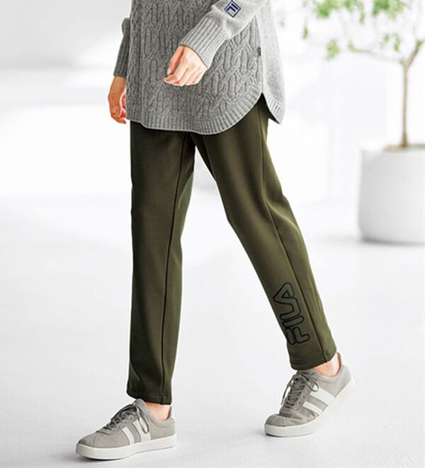 BELLUNA（ベルーナ）の「＜ＦＩＬＡ＞裏シャギー暖かジョガーパンツ（その他パンツ）」｜カーキ