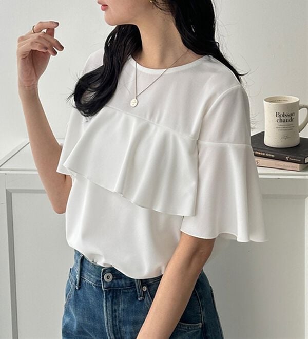 GeeRA（ジーラ）の「ラッフルフリルフレアースリーブＴブラウス（ブラウス）」｜オフホワイト