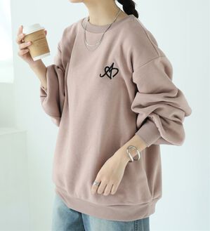 A HAPPY MARILYN（アハッピーマリリン）の「【Ｌ～８Ｌ】【ハピぽか裏起毛】２デザインから選べる刺繍トレーナー 毛玉になりにくい（トレーナー・スウェット）」｜モカピンク