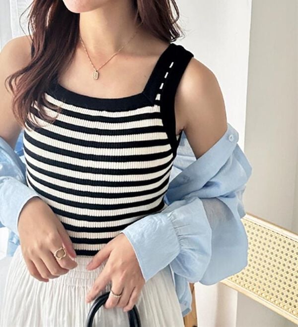 GeeRA（ジーラ）の「２ＷＡＹ配色ニットタンクトップ（ニット・セーター）」｜オフホワイト／ブラックボーダー