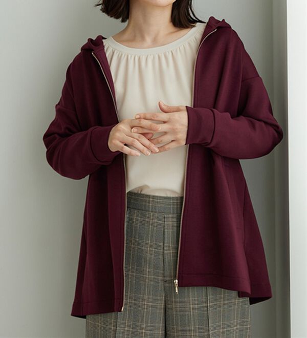 BELLUNA（ベルーナ）の「フードデザインとろみ素材ジップアップパーカー（パーカー）」｜ワイン