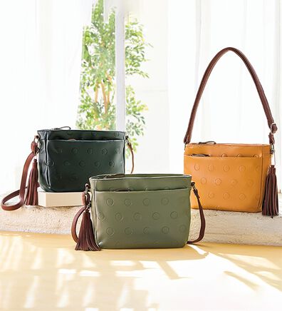 BELLUNA（ベルーナ）の「ドット型押ショルダーバッグ（ショルダーバッグ）」