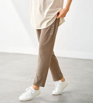 BELLUNA（ベルーナ）の「＜ＥＬＬＥ　Ａｃｔｉｖｅ＞ハニカムメッシュ素材ジャージパンツ（その他パンツ）」｜ローズブラウン