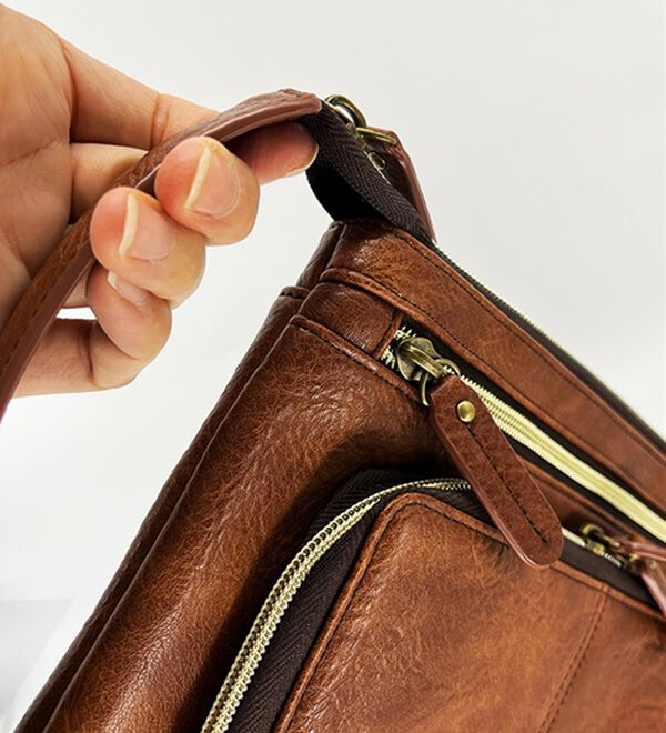 「＜ゴールデンベア＞多機能で便利なコンパクトショルダー（メンズショルダーバッグ）」｜詳細画像