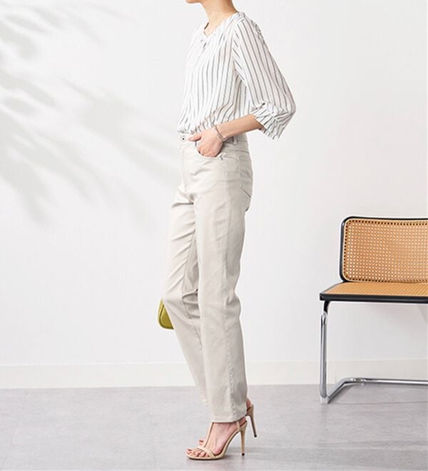 BELLUNA（ベルーナ）の「サラリ速乾！綿サテンストレッチカラーパンツ（フルレングスパンツ）」｜詳細画像