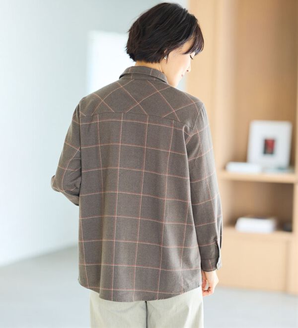 BELLUNA（ベルーナ）の「《ＨｕｇＲｅａｍコットン》ポケットシャツ（シャツ）」｜詳細画像