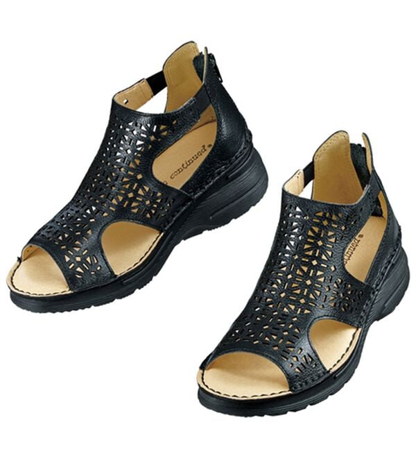 ルフラン（ルフラン）の「ｔｏ　ｂｅ　ｃｏｎｔｉｎｕｅｄ　幾何学柄パンチングサンダル（サンダル・ミュール）」｜ブラック