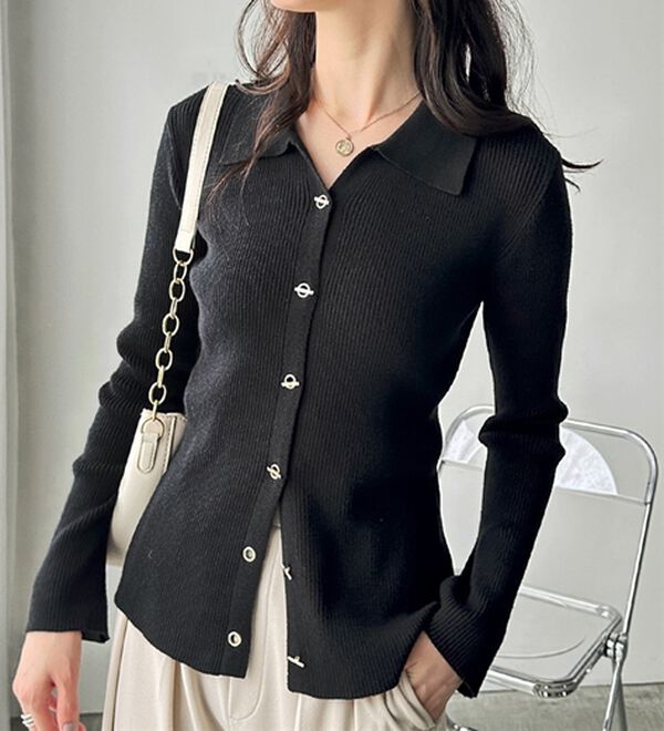 GeeRA（ジーラ）の「ゴールドボタンポロ衿リブニットトップス（ニットカーディガン）」｜詳細画像