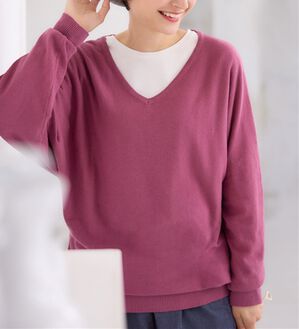 Viola e Viola（ヴィオラ エ ヴィオラ）の「【静電気防止】綿１００％Ｖネックドルマンセーター＜Ｍ～４Ｌ＞（ニット・セーター）」｜パープルピンク