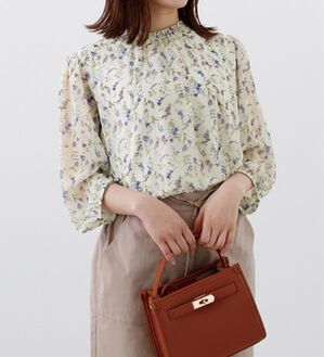 BELLUNA（ベルーナ）の「シフォンプリントシャーリング使いブラウス（ブラウス）」｜詳細画像