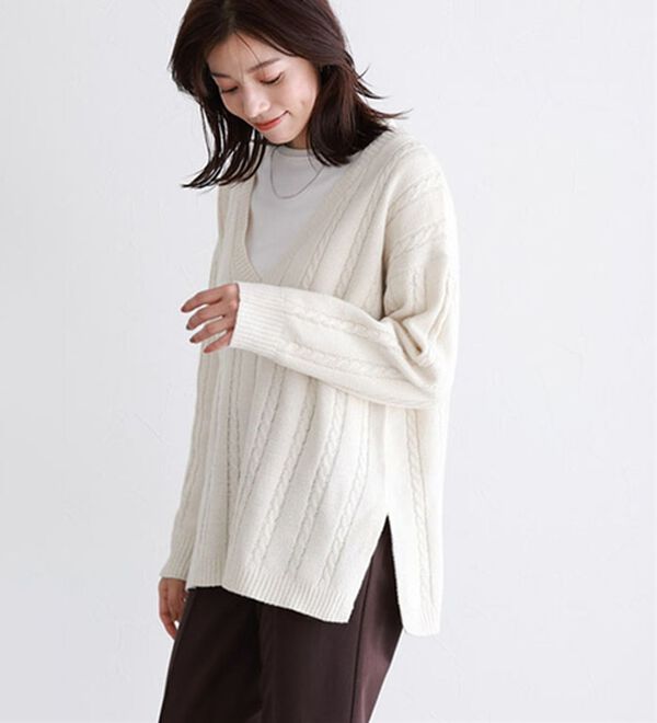 Pierrot（ピエロ）の「ケーブル柄深Ｖネックニット（ニット・セーター）」｜詳細画像