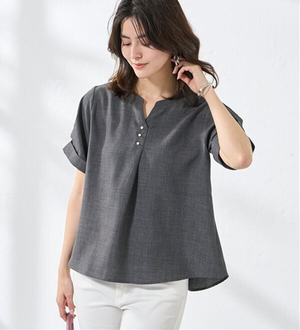 BELLUNA（ベルーナ）の「麻調合繊パール付タックデザインブラウス（ブラウス）」｜詳細画像