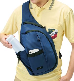 「＜ｗｏｔｔ＞ボトルポケット付きスリングバッグ（メンズボディバッグ・ウエストポーチ）」｜詳細画像