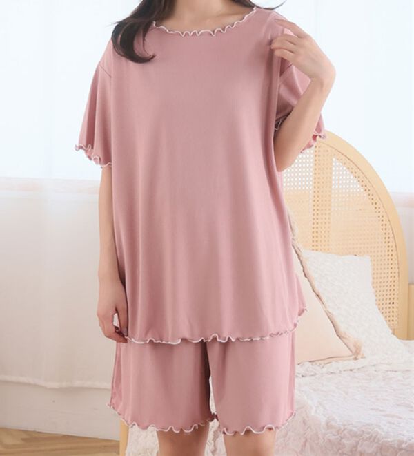 A HAPPY MARILYN（アハッピーマリリン）の「【Ｌ～８Ｌ】タイプが選べる！さらっとろルームウェアセット（パジャマ・ルームウェア）」｜ピンク