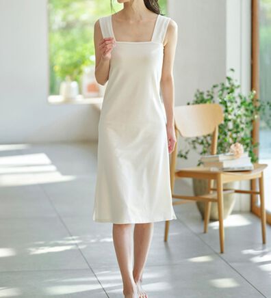 YU'NOW（ユナウ）の「【抗菌防臭】【吸水速乾】ブラ紐隠しのインナーワンピース（スリップ・ペチコート）」