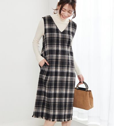 BELLUNA（ベルーナ）の「ポケット付！ふんわり起毛素材ジャンパースカート（ジャンパースカート）」