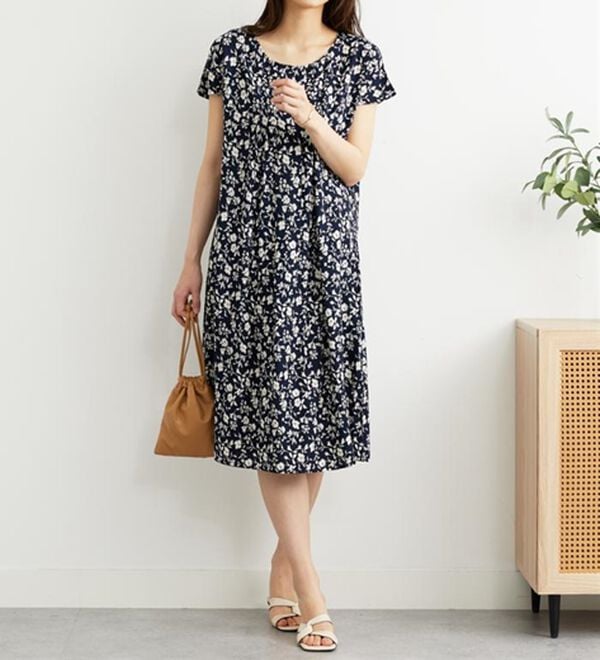 BELLUNA（ベルーナ）の「レーヨン素材タックデザインワンピース（その他ワンピース）」｜詳細画像