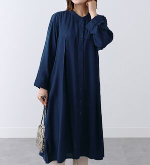 BELLUNA（ベルーナ）の「レーヨン素材タック使いロングワンピース（ロングワンピース）」｜ブルー