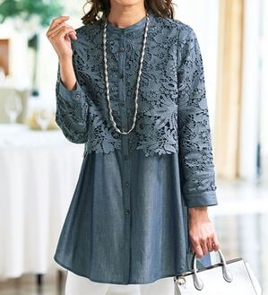 BELLUNA（ベルーナ）の「《気になるヒップ周りをカバー！》ケミカルレース使いデニム調シャンブレーオーバーブラウス（チュニック）」｜詳細画像