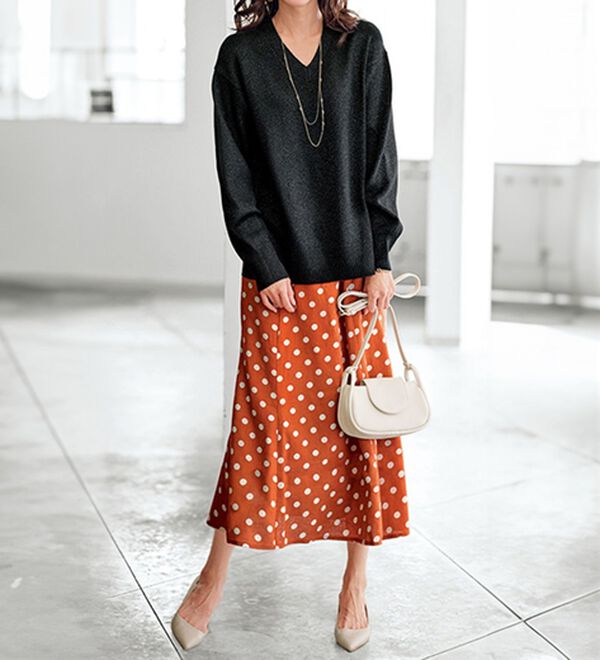 BELLUNA（ベルーナ）の「麻混素材ドット柄フレアースカート（ロングスカート）」｜詳細画像