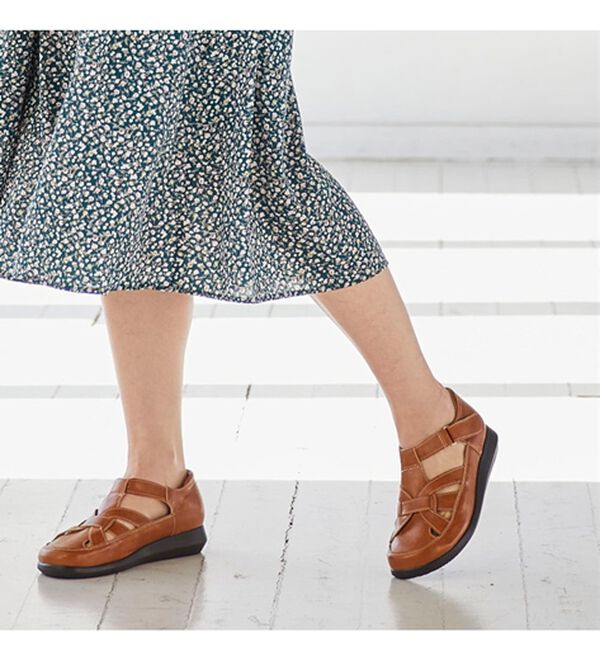 BELLUNA（ベルーナ）の「面ファスナーで脱ぎ履き楽グルカ風シューズ（フラットシューズ）」｜詳細画像