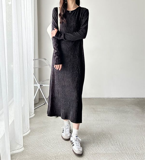 1997年　イッセイミヤケ　ベロアプリーツ　ロングワンピース　プリーツプリーズ ベロアプリーツロングワンピース - ベルーナ【公式】