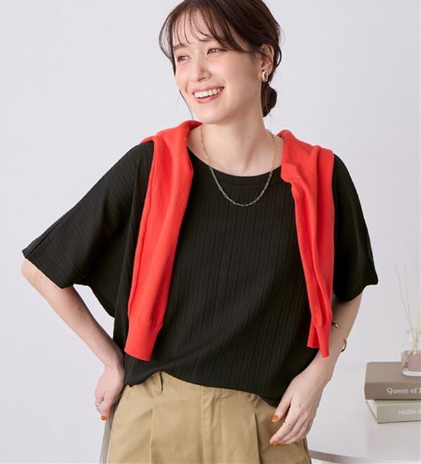 Viola e Viola（ヴィオラ エ ヴィオラ）の「ひんやり多機能ランダムテレコドルマントップス（カットソー）」｜ブラック