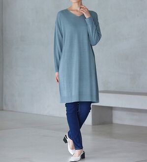 RANAN（ラナン）の「カシミヤタッチニットチュニックワンピース（チュニック）」｜ブルーグレー Vネック