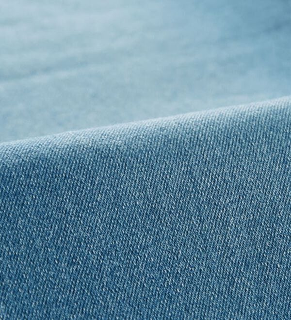 BELLUNA（ベルーナ）の「細見せ！セミフレアーデニムパンツ（フルレングスパンツ）」｜詳細画像